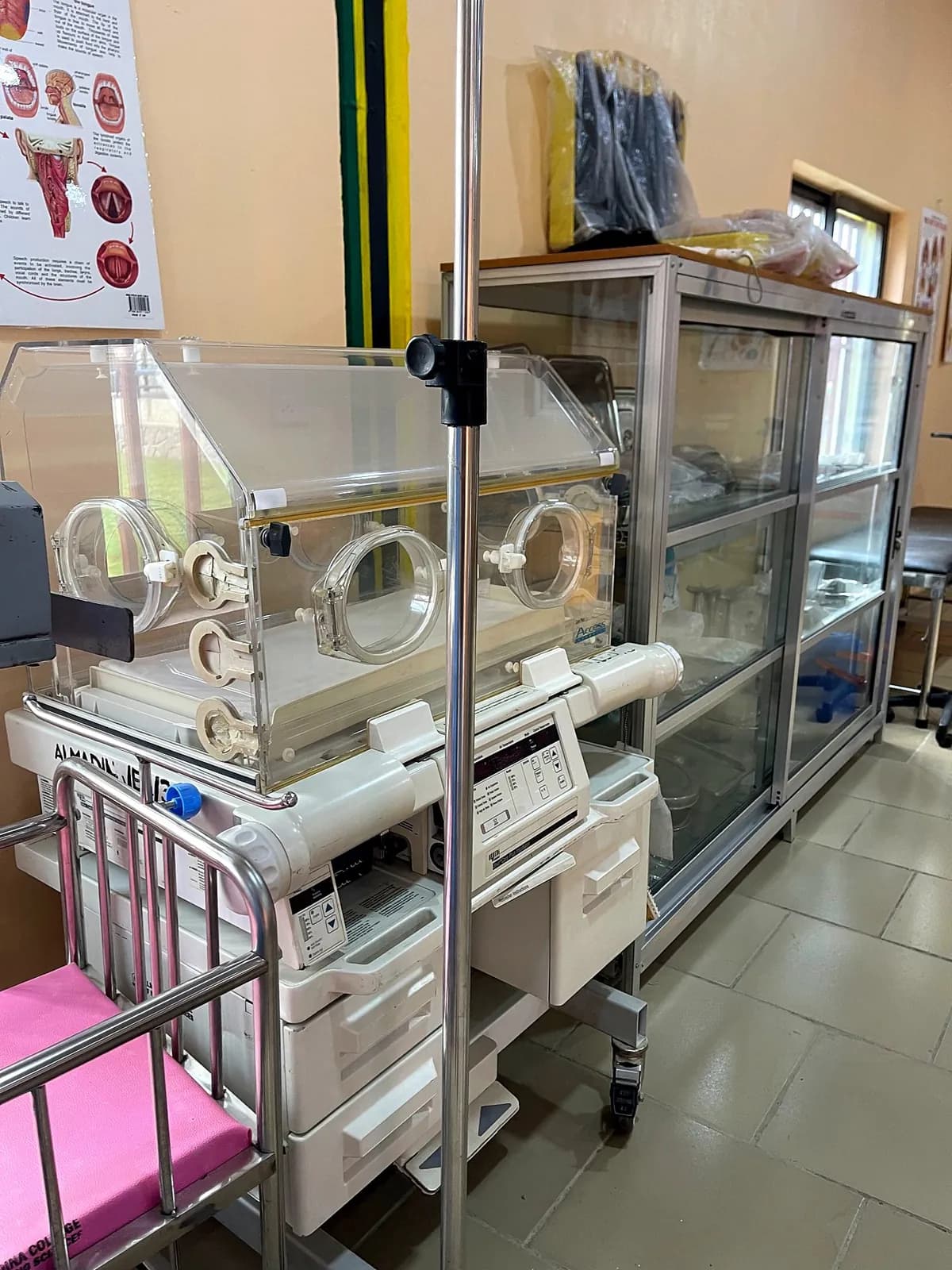 Infant incubator in the demonstration laboratory